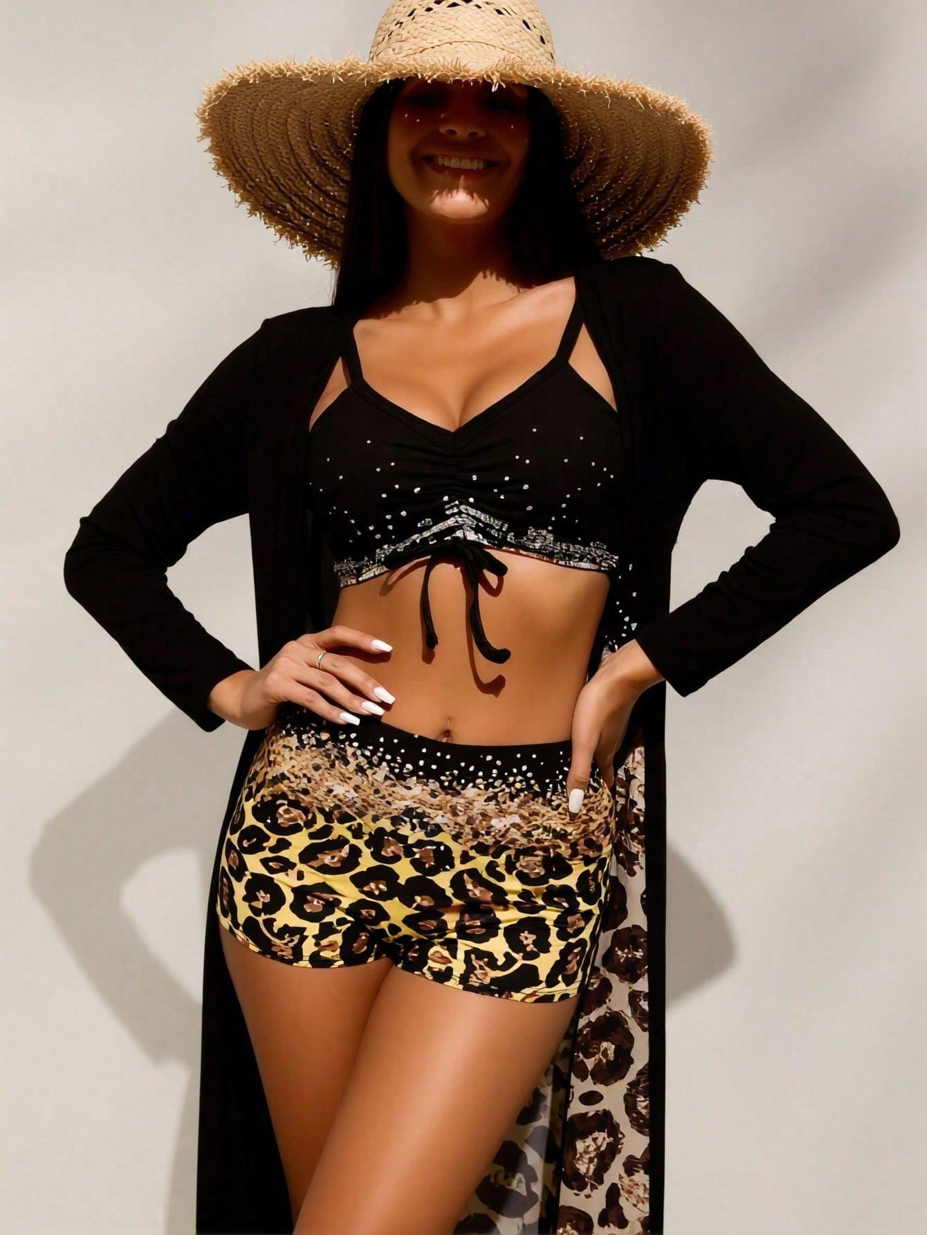 بيكيني نسائي أسود مرصع بالأحجا - مراجعة Tops وسعره