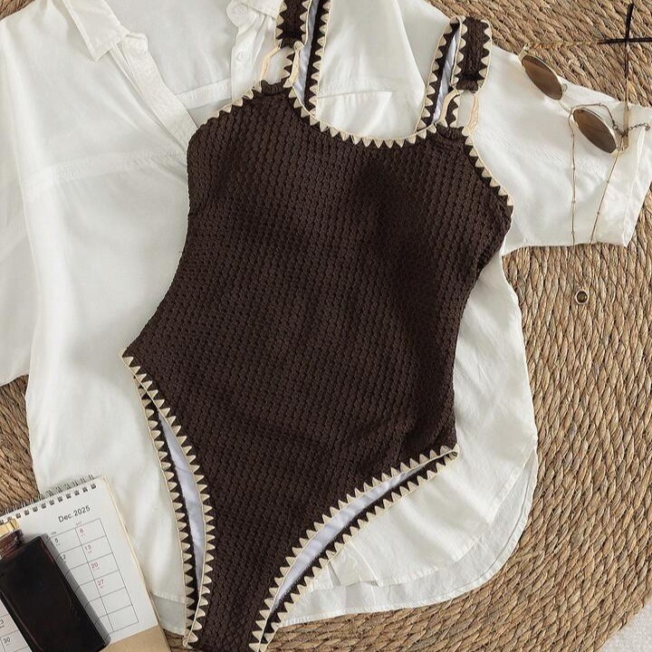 ملابس سباحة نسائية بدون أكمام  - مراجعة Swimwear وسعره